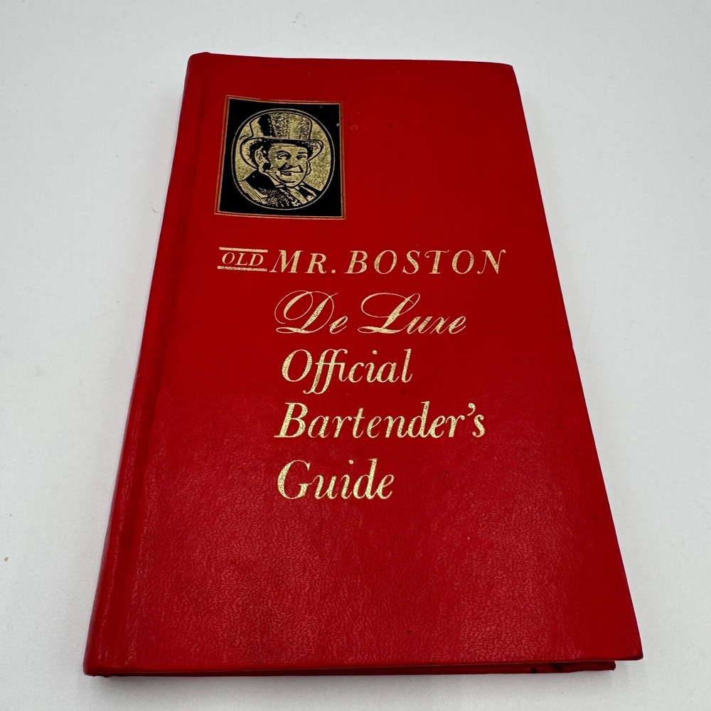 Old Mr. Boston De Luxe Official Bartender's Guide 1966 HC Cocktail Recipe Book